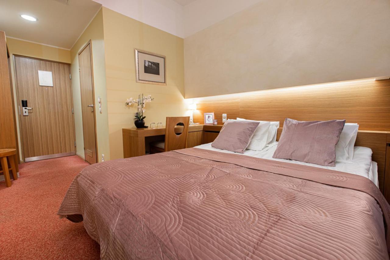 Bern Boutique By Rikas Hotels Tallinn Bagian luar foto