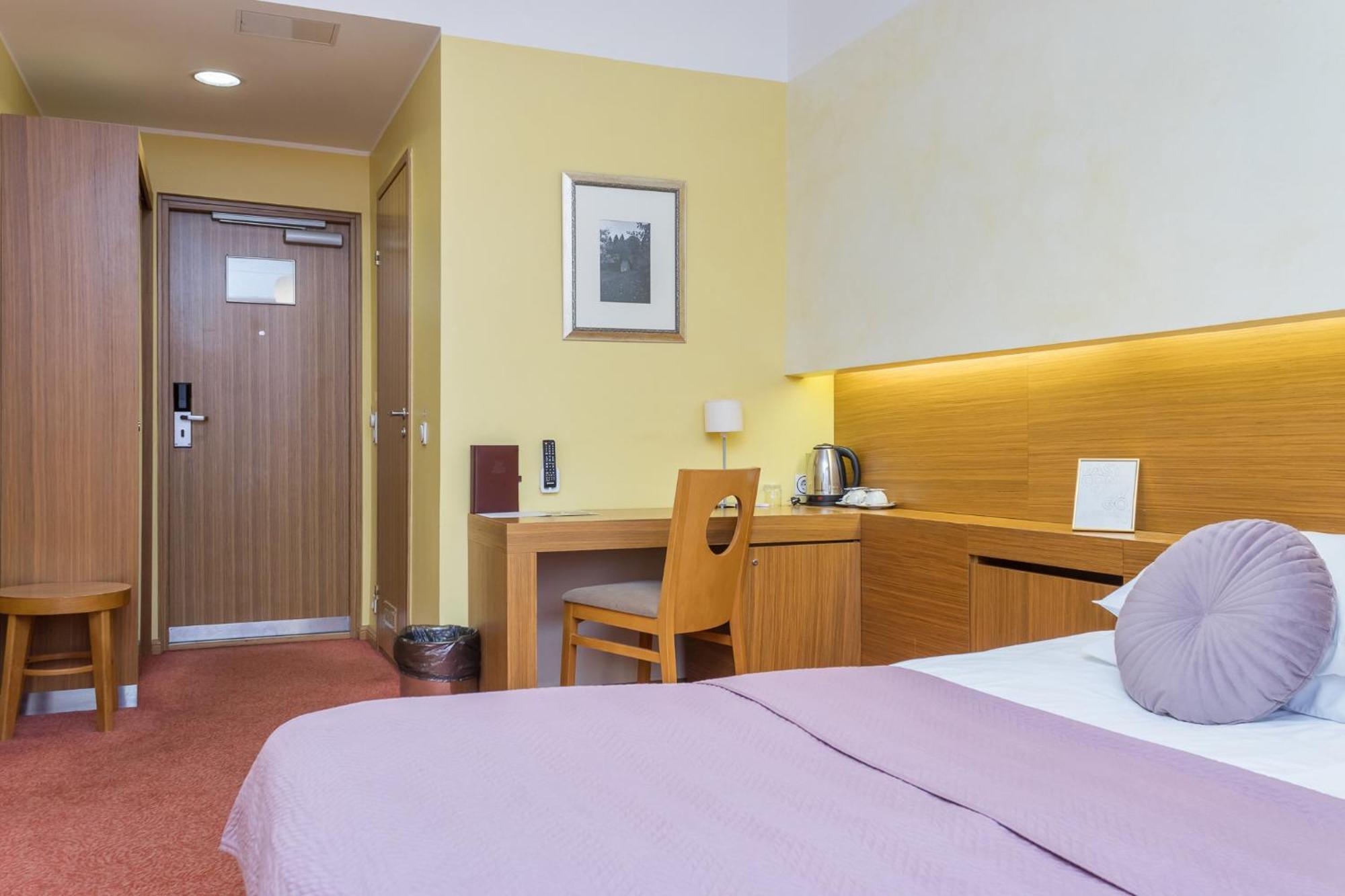 Bern Boutique By Rikas Hotels Tallinn Bagian luar foto